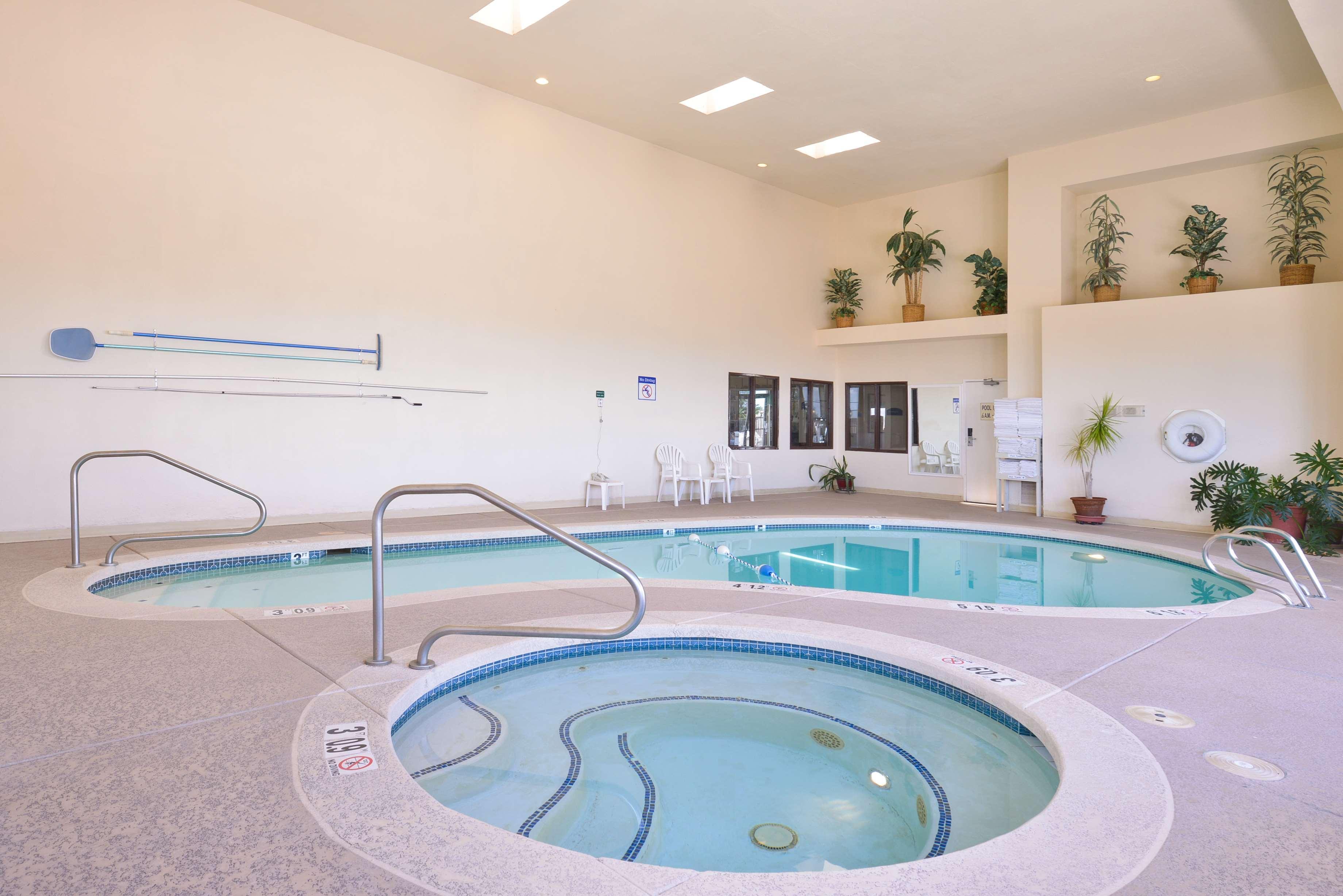 Baymont Inn & Suites By Wyndham Holbrook Bagian luar foto